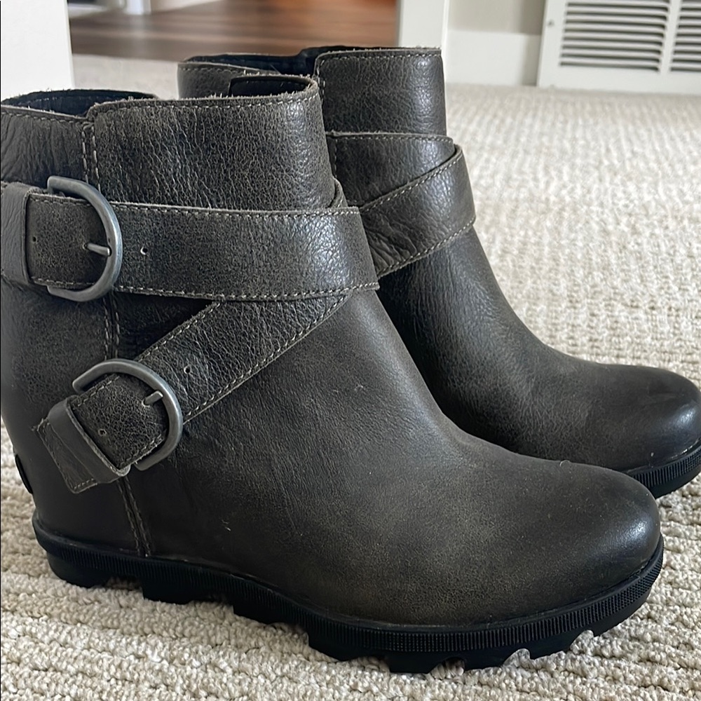 Sorel Black Ankle Booties with Textured Leather and Buckle Details